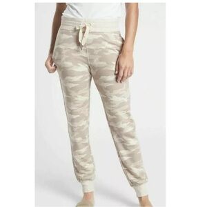 Athleta 2X Printed Balance Jogger Athleisure Sweatpant Pant #599751 Camo